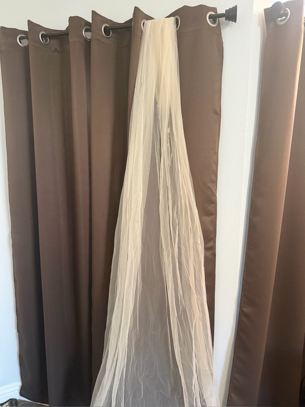 Tan/nude bridal veil